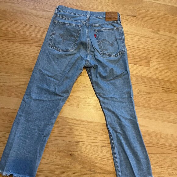 Levi's Wedgie Straight Crop Jeans Premium Distressed Button Fly, Raw Hem Denim - Picture 5 of 6